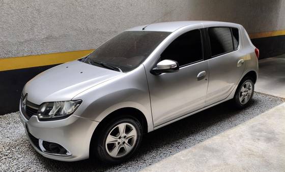 RENAULT SANDERO 1.6 DYNAMIQUE 8V FLEX 4P AUTOMATIZADO